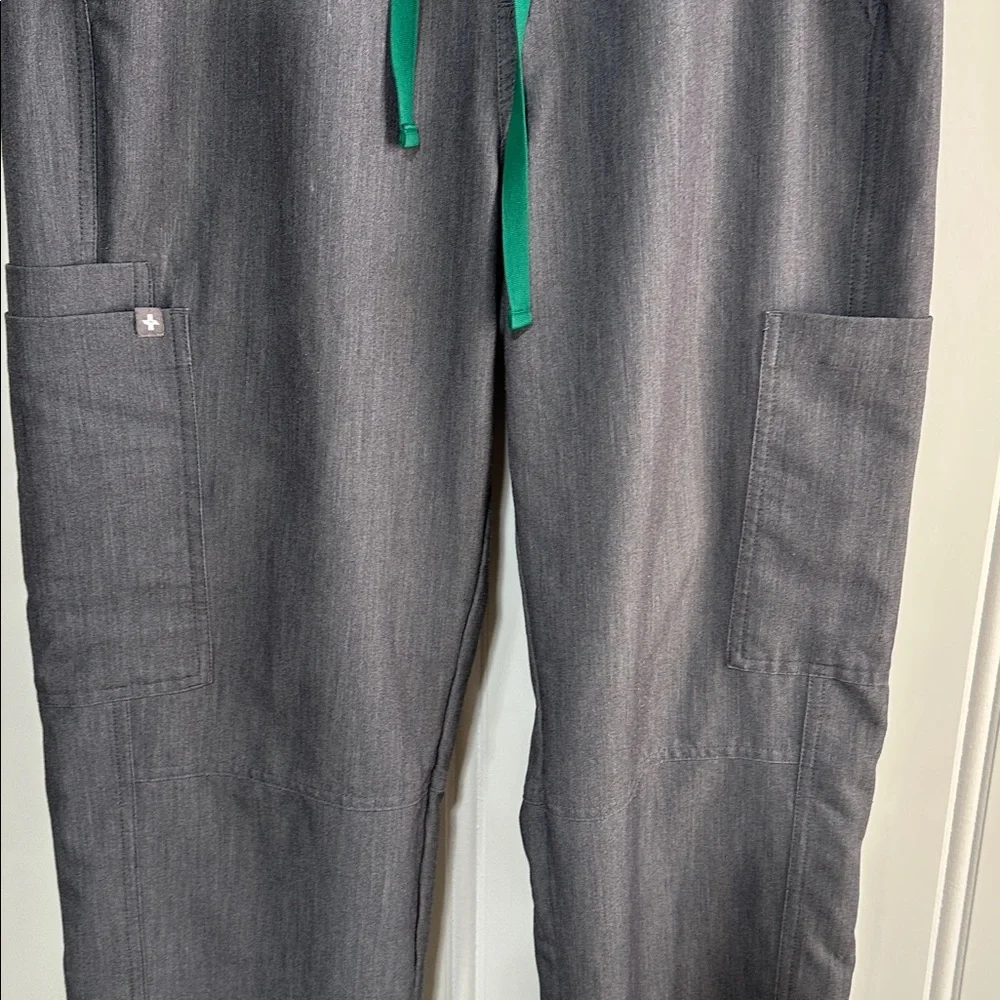 Figs Axim Cargo Men’s Heathered Gray Scrub Pants Size M Medium